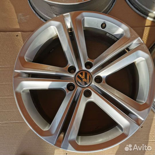 Диски Volkswagen R18 Mallory, Borbet