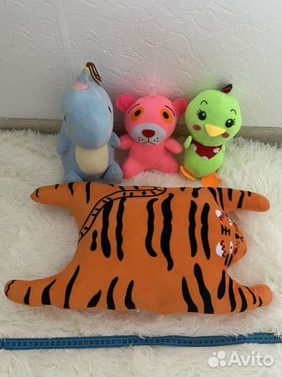 Пакетом игрушки