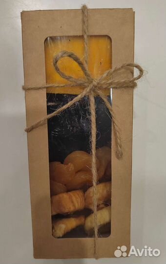 Подарочный нобор из сухофруктов и орехов