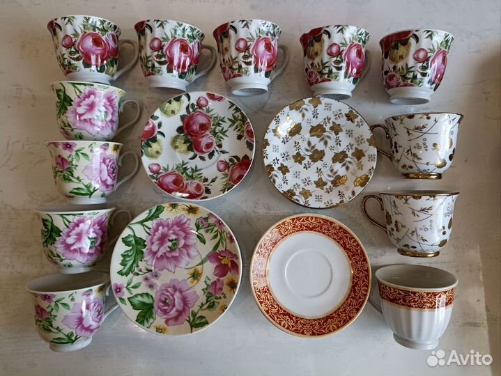 Чайные блюдца и чашки