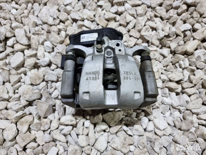 Суппорт задний Tesla Model 3