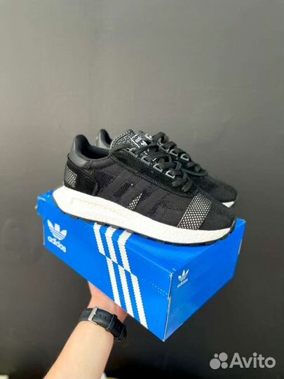 Кроссовки adidas