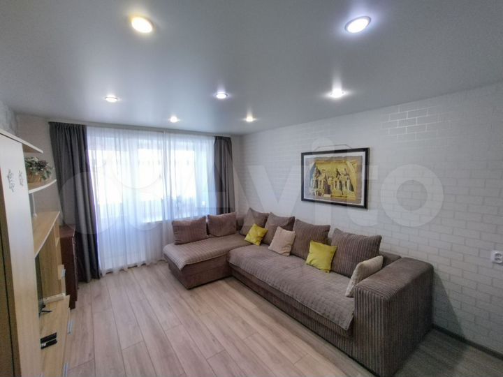 2-к. квартира, 52 м², 2/5 эт.