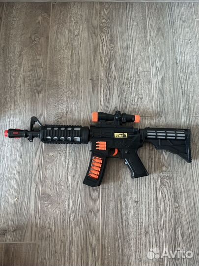 Пистолет игрушечный