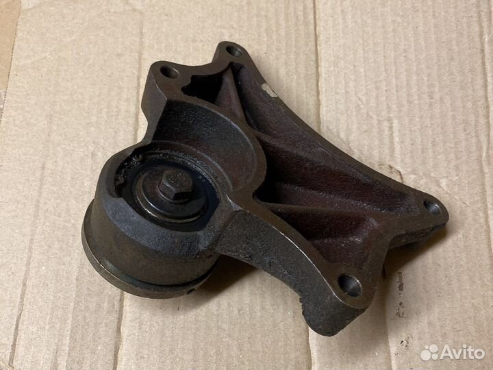 Кронштейн подшипник вискомуфты Cummins ISF 2.8