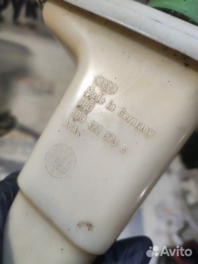 Бачок гидроусилителя Audi A8 4.2 Quattro седан AKG