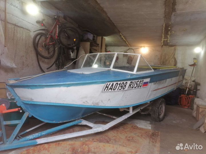 Продам моторную лодку прогресс 4