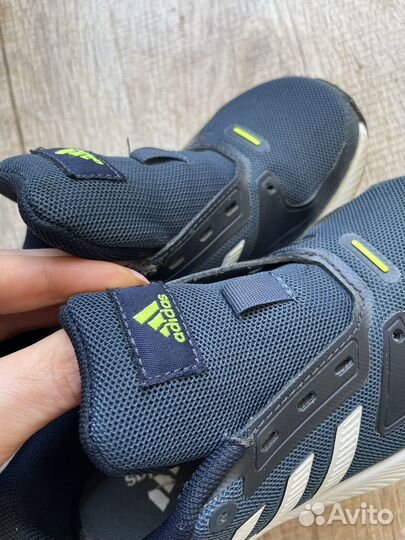 Кроссовки Adidas 28