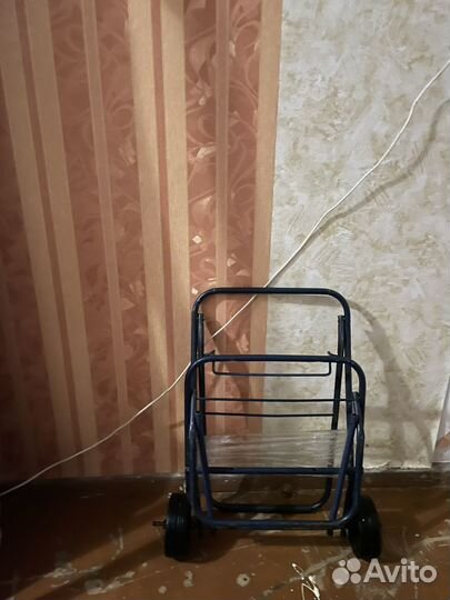 Тележка на колесах