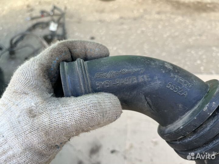 Патрубок фильтра Форд Фокус 2