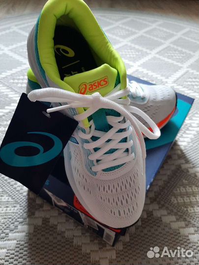 Кроссовки женские 36 размер