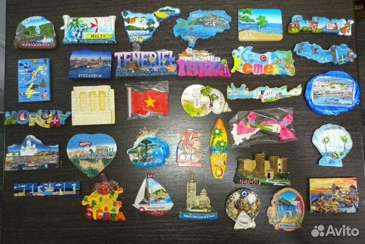 Магнитики на холодильник из разных стран