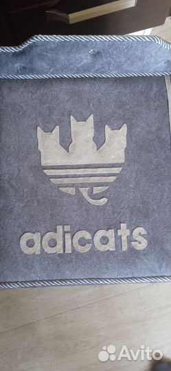 Домик для кошки, маленькой собаки