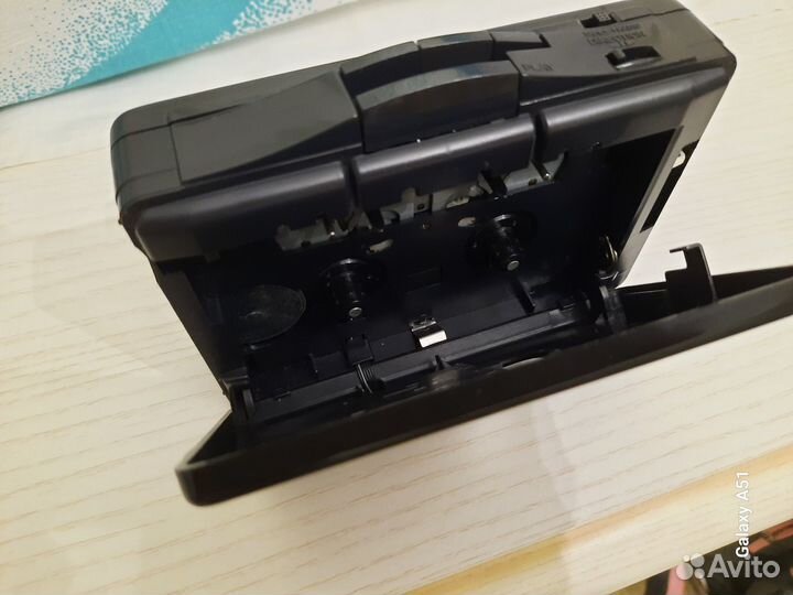 Стереофонический кассетный плеер Sharp JC-516BKB