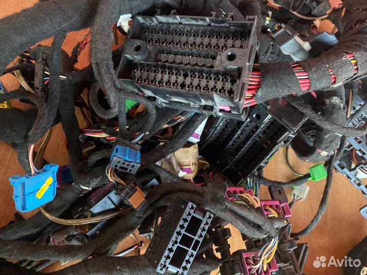 Проводка салона Vw Touran BSX 2008