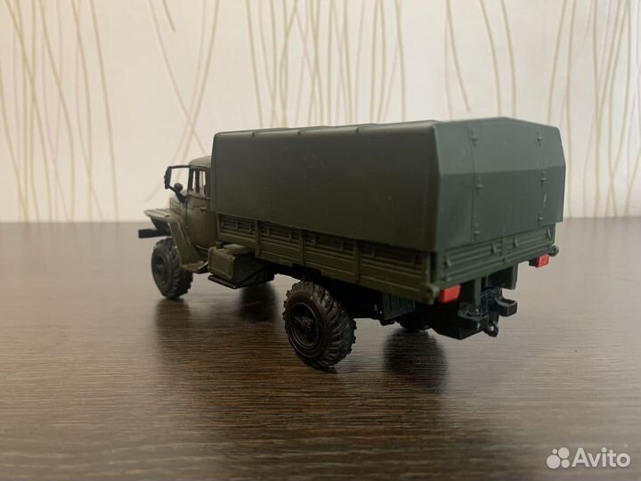 Модель 1/43 Урал-4320
