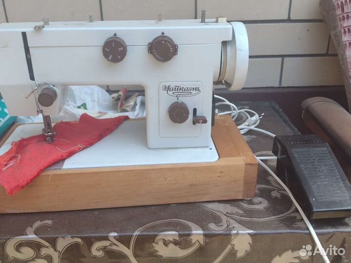 Швейная машина Чайка 143, с педалью