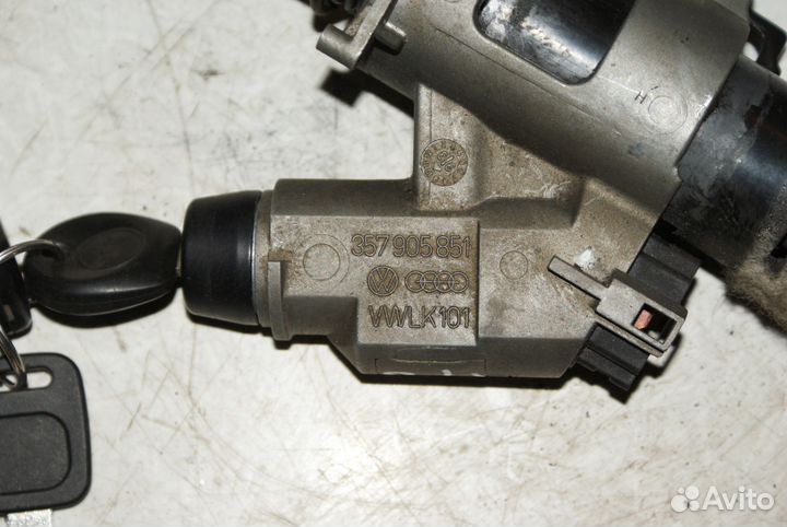 Замок зажигания Volkswagen Passat B4 357905851