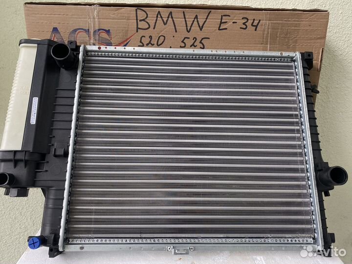 Радиатор охлождения на BMW E-36/34