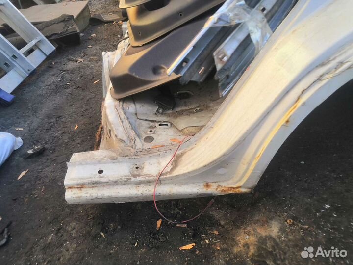 Задняя часть toyota carina ed 200