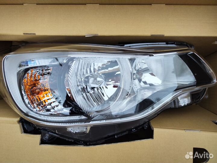 Фара правая Subaru XV 2016-2017 xenon новая