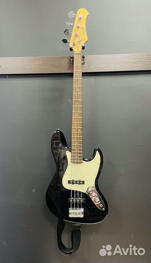Продам бас гитару