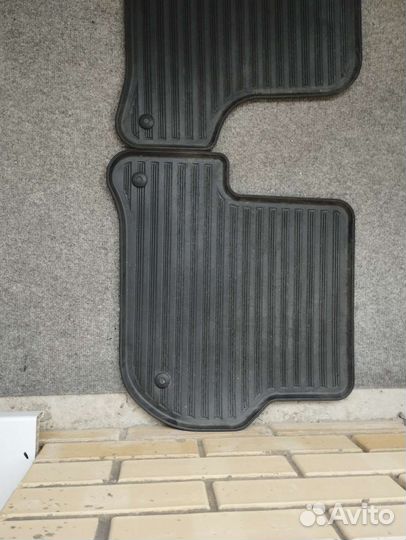 Задние коврика на Октавию а5