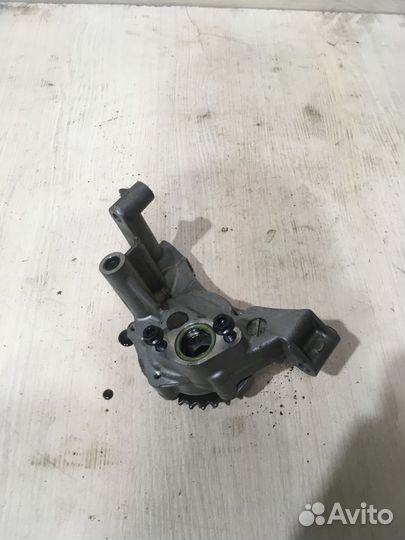 Масляный насос Vw Тоуран 1.9 BKC 038115105C