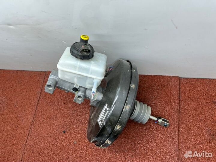 Вакуумный усилитель тормозов Renault Duster