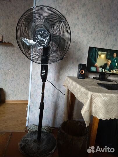Вентилятор напольный с пультом