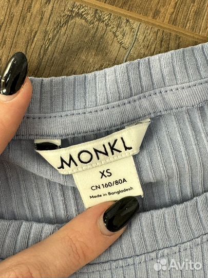 Лонгслив monki укороченный