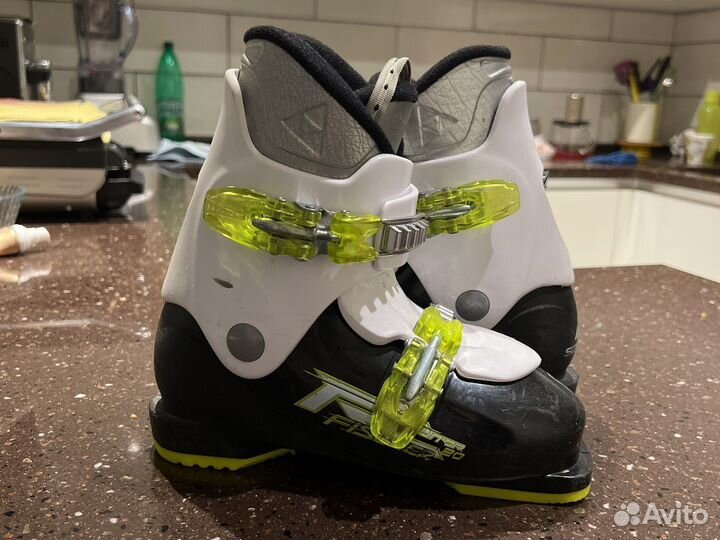 Горнолыжные ботинки детские 22.5