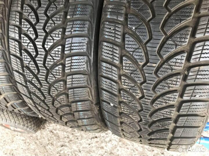 Bridgestone Blizzak LM-32 225/50 R17