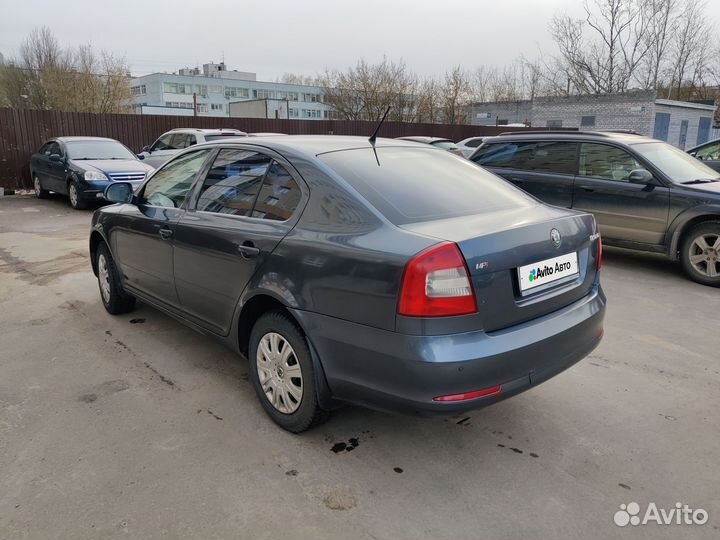 Skoda Octavia 1.6 МТ, 2011, 274 000 км