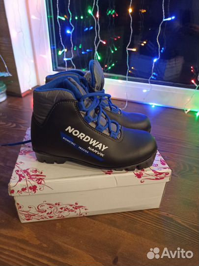 Лыжные ботинки nordway 33. Состояние идеальное