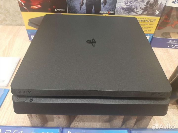 Sony PS4 + 2 геймпада + бесплатно 700 игр