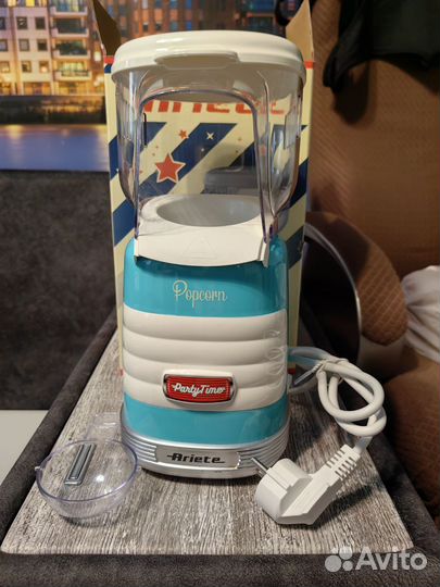 Попкорница / аппарат для приготовления попкорна