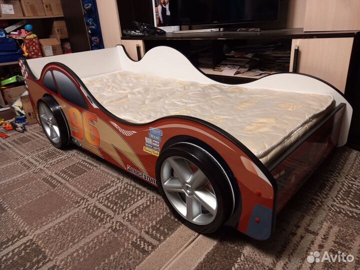 Детская кровать машина с матрасом