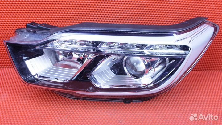 Фара левая SsangYong Rexton POE D22DTR 83101-36000
