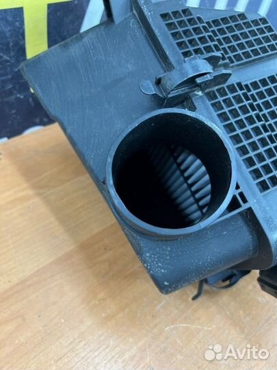 Корпус воздушного фильтра Kia Stinger 1 G6DP