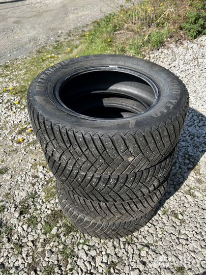 Goodyear Ultragrip Ice Arctic 215/65 R16 98T