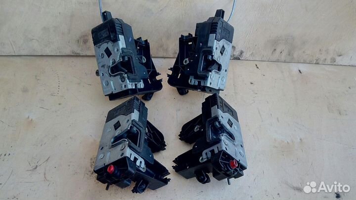 Замок двери на Опель Вектра Ц Сигнум