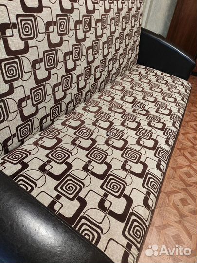 Кожаный диван бу