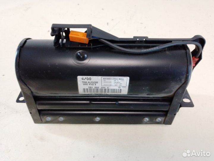 Подушка безопасности пассажирская (в торпедо)