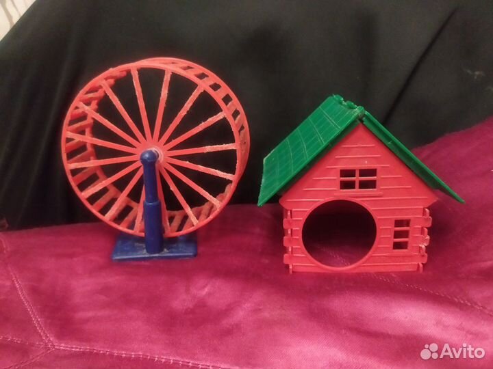 Домик и колесо для хомяка