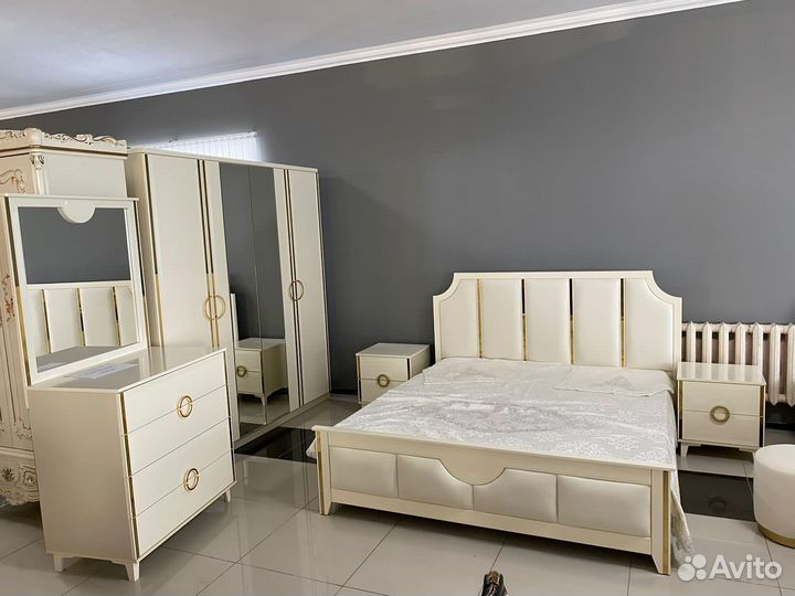 Спальный гарнитур Ника