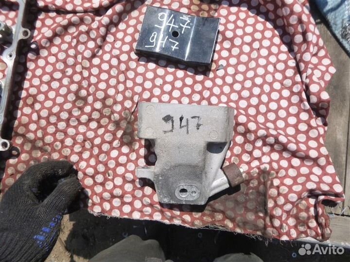 Опора двигателя левая Lexus Ls600Hl UVF46 2UR-FSE