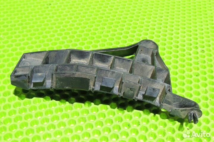 Крепление бампера переднее правое Honda Fit GE6