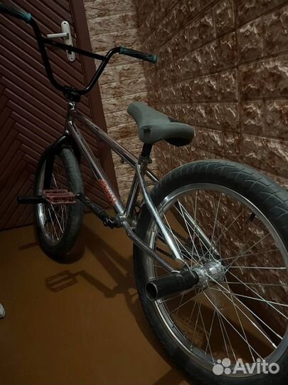 Трюковой велосипед BMX