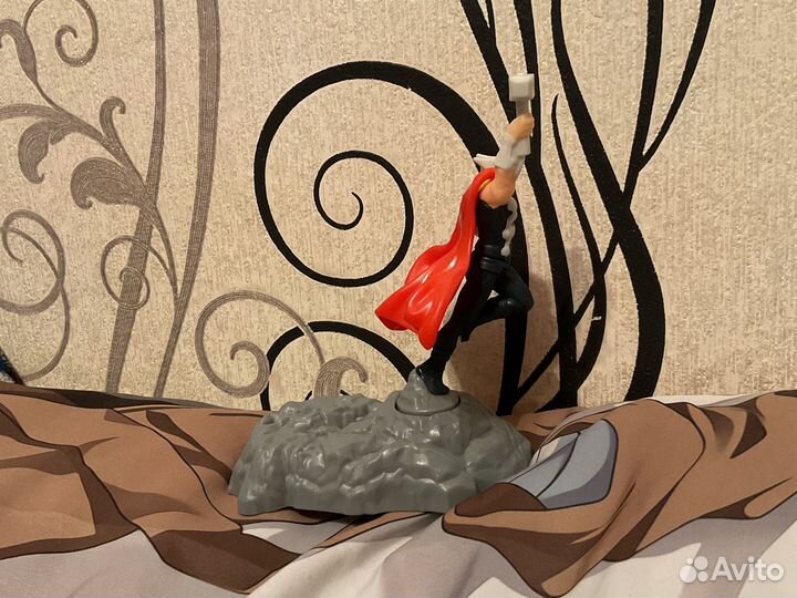 Kinder marvel maxi тор игрушка